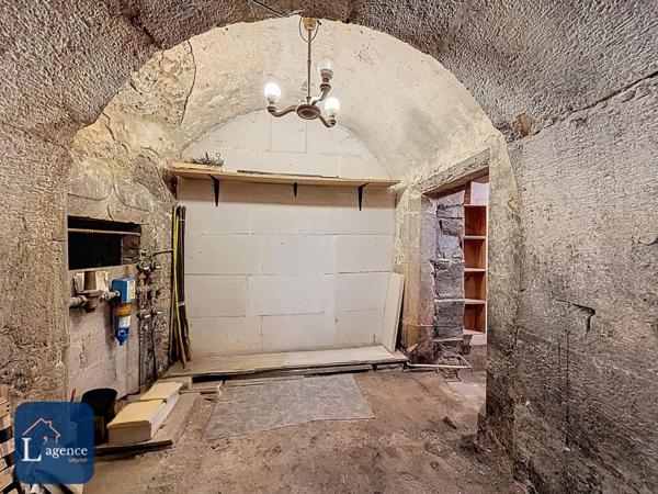 Appartement T7 atypique 192 m² – Dernier étage – Résidence de caractère XVIIᵉ siècle – Vue Alpes – Cheminée – Grands volumes – Centre-ville – Gex 01170