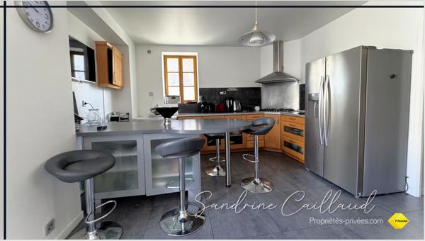 Secteur BRÉVAL - Maison ancienne Meulière - 3 chambres - mezzanine - bureau - cour pavée - terrain environ 280m² - 270000 Euros HAI