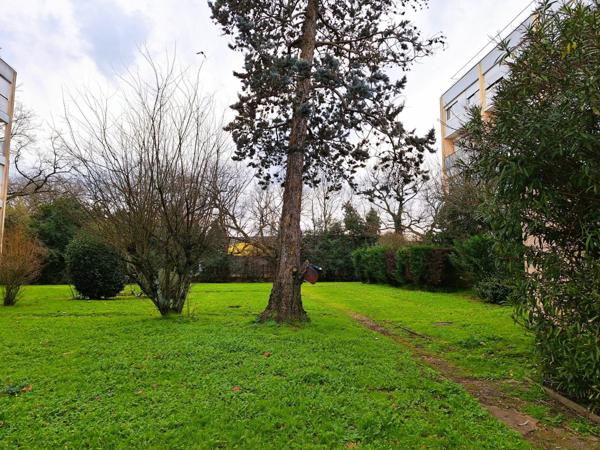 Appartement à louer    3 pièces • 55 m2 Pessac