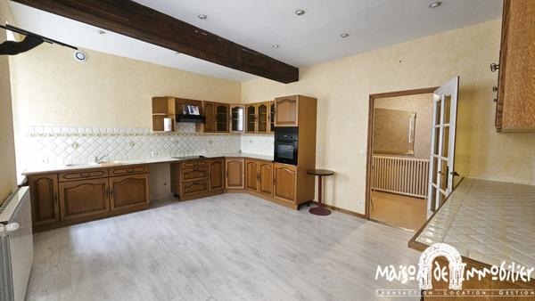 Location Spacieux appartement - 4 chambres + bureau - 192m² - Garage - COGNAC Quartier piéton