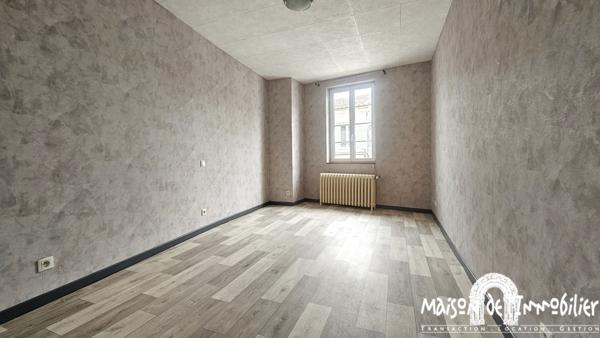 Location Spacieux appartement - 4 chambres + bureau - 192m² - Garage - COGNAC Quartier piéton