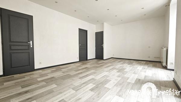 Location Spacieux appartement - 4 chambres + bureau - 192m² - Garage - COGNAC Quartier piéton