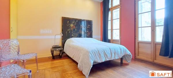 ÉLÉGANTE MAISON DE MAÎTRE LUMINEUSE ET SANS TRAVAUX