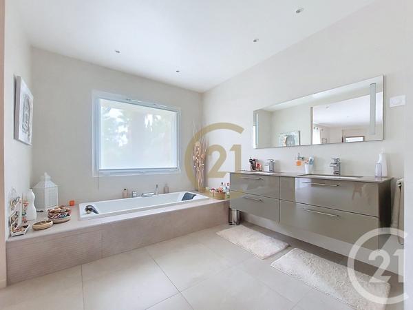 Maison à vendre  7 pièces - 299,63 m2 DRAGUIGNAN - 83