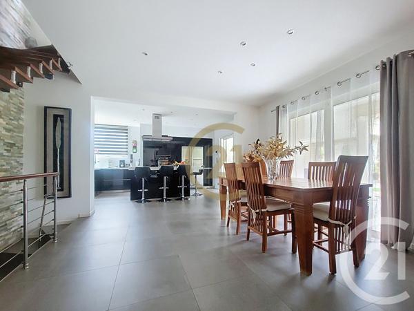 Maison à vendre  7 pièces - 299,63 m2 DRAGUIGNAN - 83