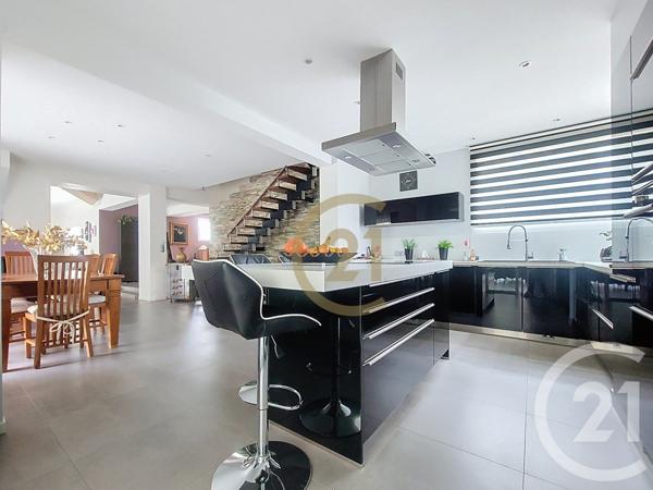 Maison à vendre  7 pièces - 299,63 m2 DRAGUIGNAN - 83