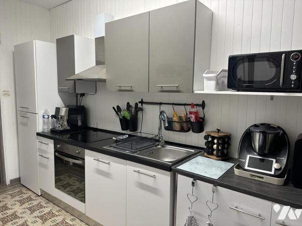 LA BASSÉE CENTRE MAISON SEMI BOURGEOISE 4CH, COUR ET 2 GARAGES