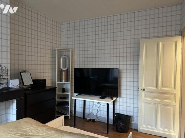 LA BASSÉE CENTRE MAISON SEMI BOURGEOISE 4CH, COUR ET 2 GARAGES