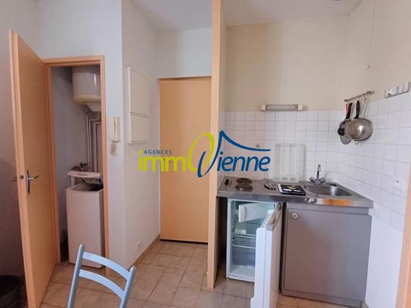 Location                                                      Appartement
                        
                     1 pièces                      22 m2                     à Lussac-les-Châteaux