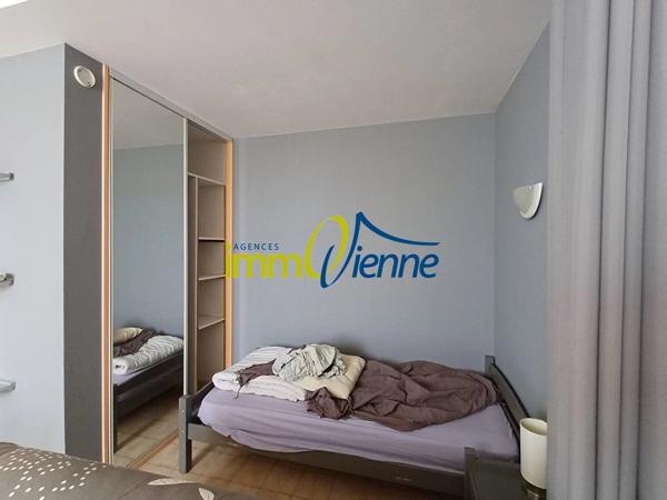 Location                                                      Appartement
                        
                     1 pièces                      22 m2                     à Lussac-les-Châteaux