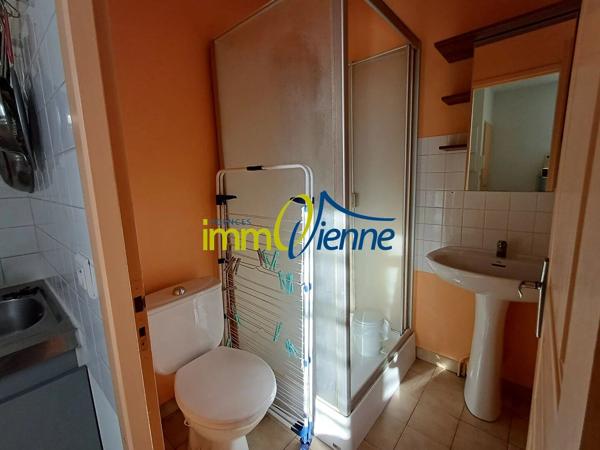 Location                                                      Appartement
                        
                     1 pièces                      22 m2                     à Lussac-les-Châteaux
