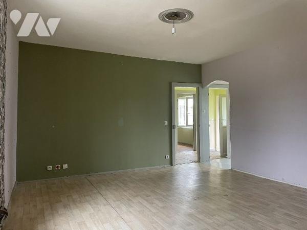 MAISON DE VILLAGE AVEC JARDIN