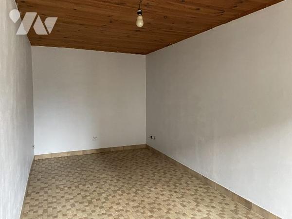 MAISON DE VILLAGE AVEC JARDIN