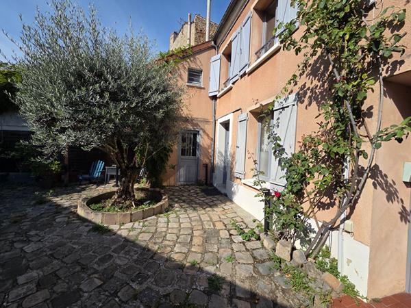 Immeuble de 232, 89 m² Verrieres Le Buisson