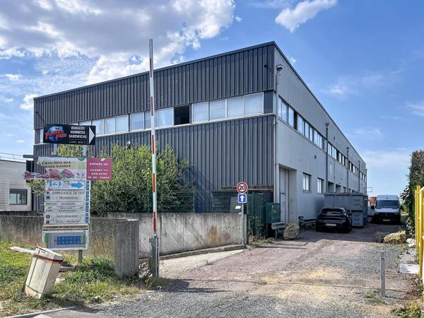 ENSEMBLE IMMOBILIER D'ACTIVITÉS 12 CELLULES ET 33 GARAGES