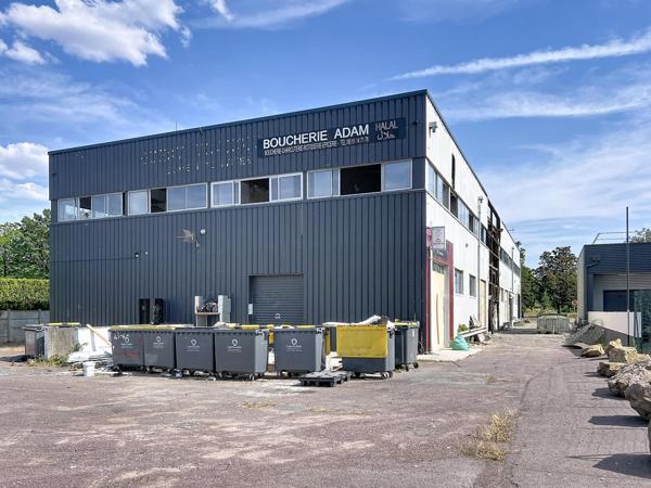 ENSEMBLE IMMOBILIER D'ACTIVITÉS 12 CELLULES ET 33 GARAGES