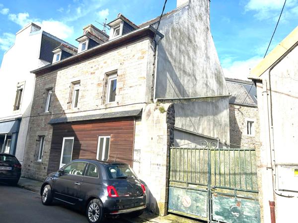 Lesneven (29260) Immeuble plein centre ville Lesneven