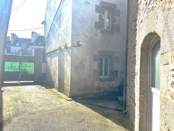 Lesneven (29260) Immeuble plein centre ville Lesneven