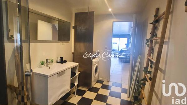 Building for sale 66 m² Bègles