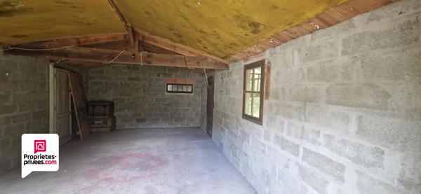 Maison de plain-pied de 120m² - 3 chambres - Garage - Dépendances - Terrain arboré de 2070m²