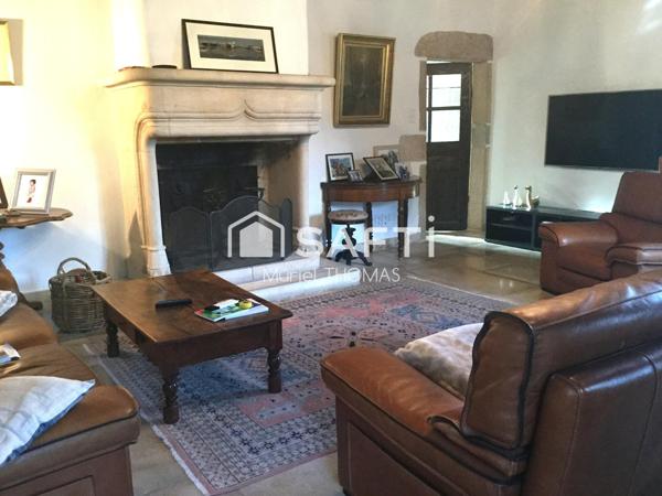 5 Chambres dont une au rez-de-chaussée. PROCHE MORESTEL