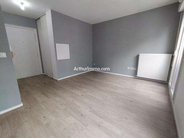 Vente                                                      Appartement
                        
                     1 pièces                      26 m2                     à Sucy-en-Brie