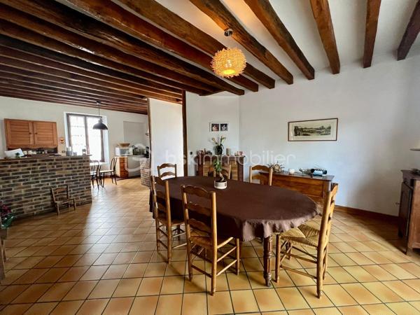 Pussay, ville avec commerces, médecins, écoles.
Cette charmante maison familiale et conviviale de 160 m² vous propose une entrée, un séjour lumineux avec cheminée, cuisine ouverte, un coin bureau pouvant être transformé en chambre, buanderie et 1 WC. A l'étage on découvre 3 chambres, une salle de bain avec WC et pour finir vous pourrez profiter d'une spacieuse chambre de plus de 45m² au dernier étage. La maison offre egalement une superbe cave voutrée, un grand garage et un beau jardin de 503m² clos de mur et arboré.

Le bien dispose d'un système de chauffage individuel électrique et un vitrage double, coup de cœur ! Contactez ALEXANDRE CARDONNEL pour plus d’informations.