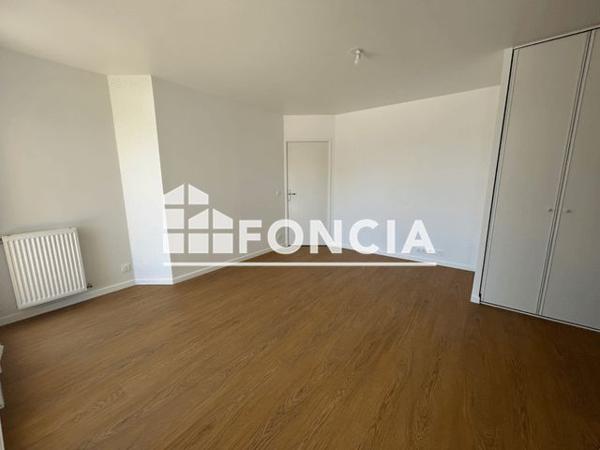 Location Appartement 3 pièces 59.5 m² - 1215 BOULEVARD DE L'EUROPE Melun 77000