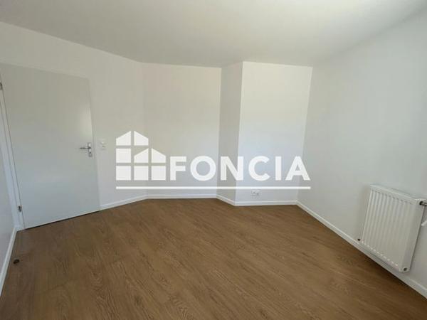 Location Appartement 3 pièces 59.5 m² - 1215 BOULEVARD DE L'EUROPE Melun 77000