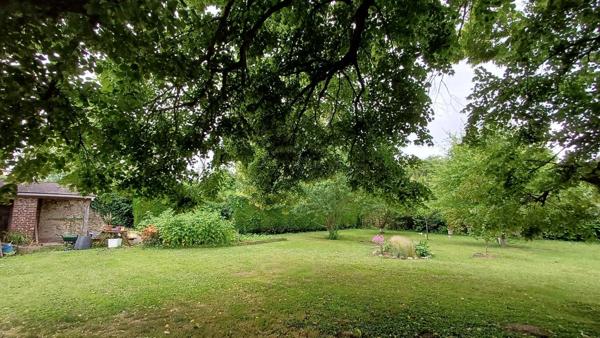 Maison T6 4 chambres dur un terrain clos de 1200m² avec garge, un studio et une grande dépendance