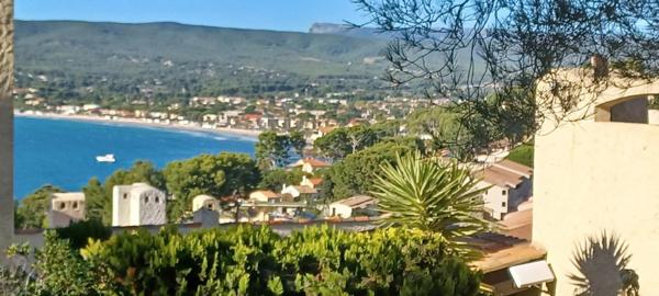 Appartement  47 m2 - A 200 mètres du port et de la plage de La Madrague