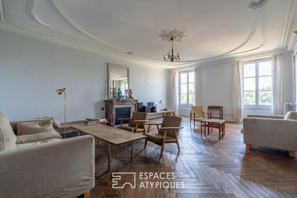 Hôtel particulier historique avec vue sur la Vienne