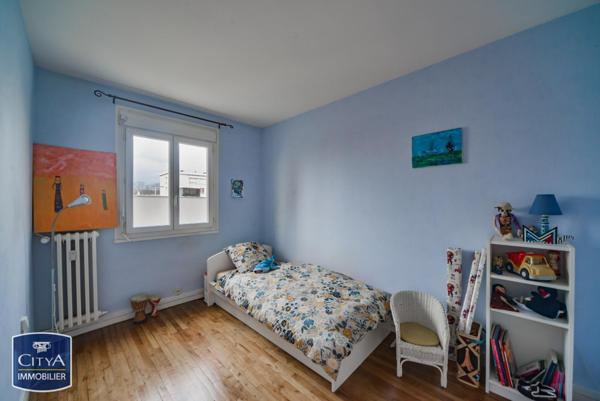 Appartement à louer 3 pièces 64.21m² Tours (37000)