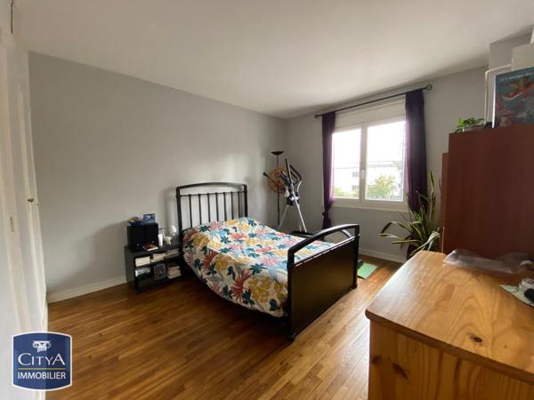 Appartement à louer 3 pièces 64.21m² Tours (37000)