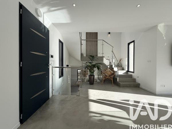 Maison à vendre 6 pièces 177 m² Solliès-Toucas