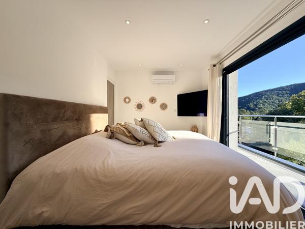 Maison à vendre 6 pièces 177 m² Solliès-Toucas