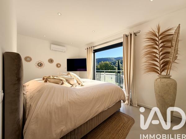 Maison à vendre 6 pièces 177 m² Solliès-Toucas