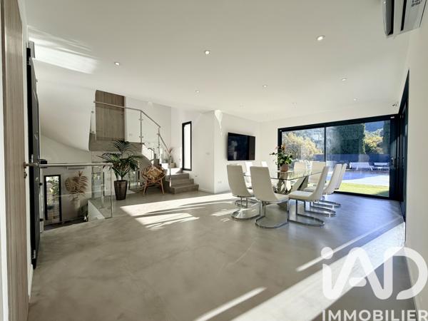 Maison à vendre 6 pièces 177 m² Solliès-Toucas