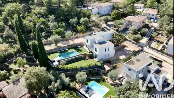 Maison à vendre 6 pièces 177 m² Solliès-Toucas