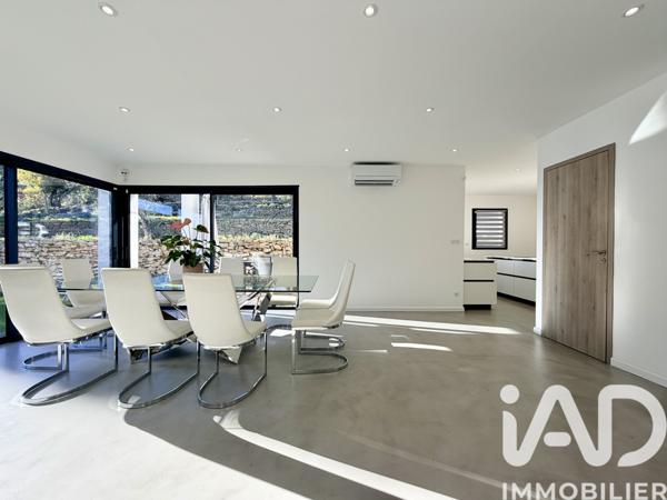 Maison à vendre 6 pièces 177 m² Solliès-Toucas