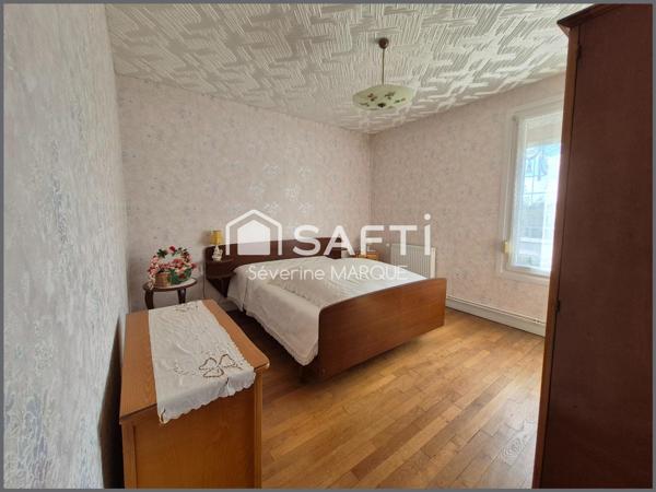 Maison de Village libre sur 3 faces