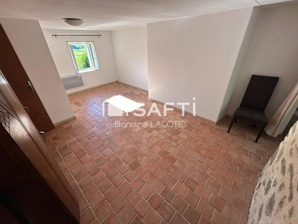 Maison de campagne de 119m2 - grange attenante