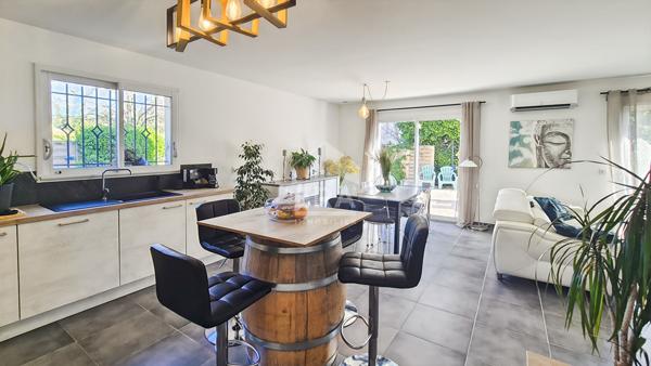 CHATEAURENARD - Maison récente proche centre ville