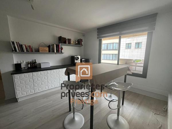 BUREAUX- Bordeaux- Caudéran - parc Bordelais - parking - 90 m2