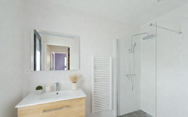 Maison à vendre    5 pièces •  L'Houmeau