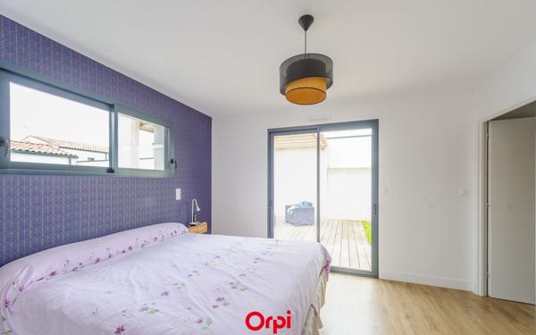 Maison à vendre    5 pièces •  L'Houmeau