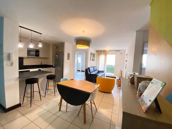 Appartement à vendre T3 meublé à SAINTE CLOTILDE (974)