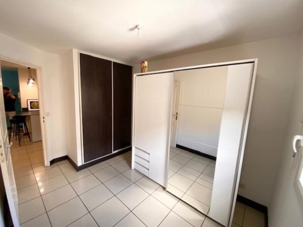 Appartement à vendre T3 meublé à SAINTE CLOTILDE (974)