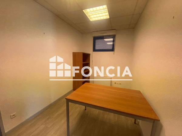 Location Local commercial 4 pièces 94.5 m² - 27 RUE PAUL HENRI SPAAK Valence 26000