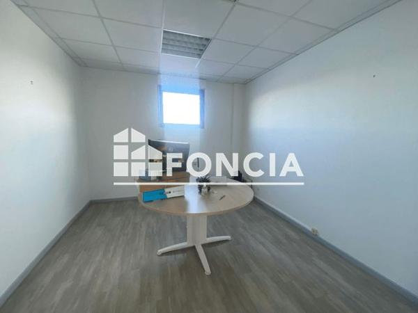 Location Local commercial 4 pièces 94.5 m² - 27 RUE PAUL HENRI SPAAK Valence 26000